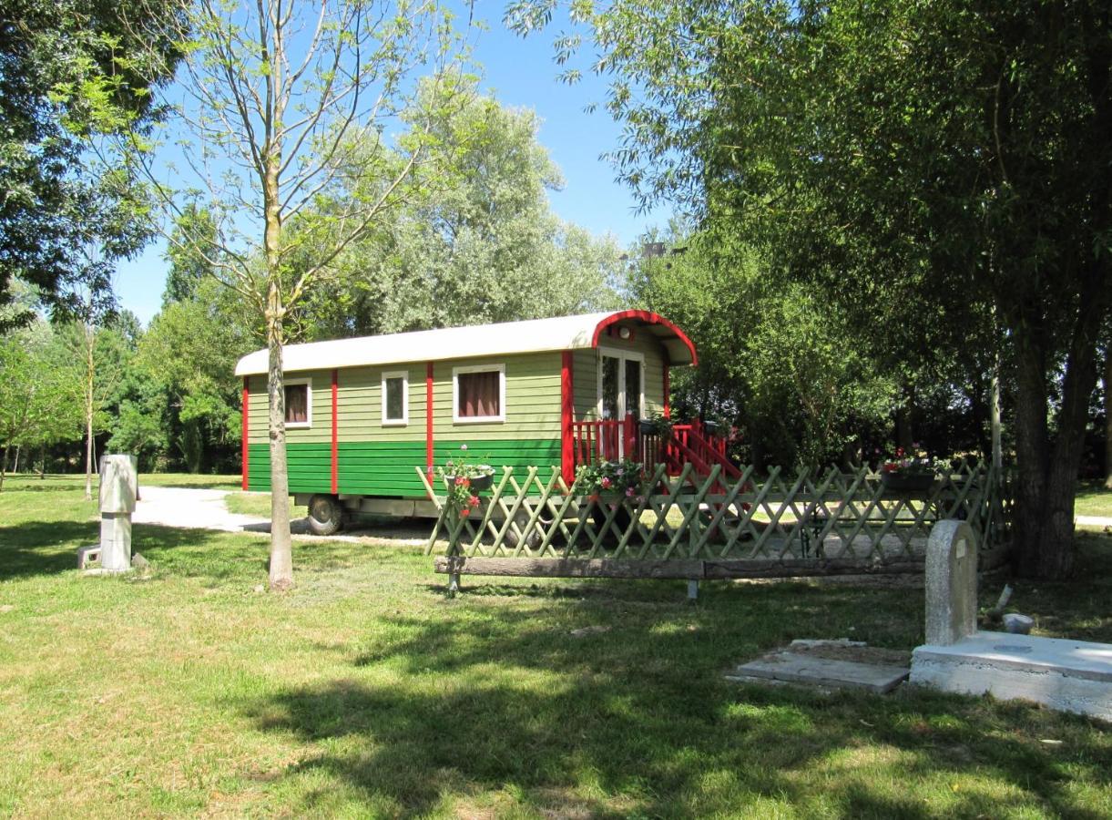Camping belle rivière Chaniers Esterno foto