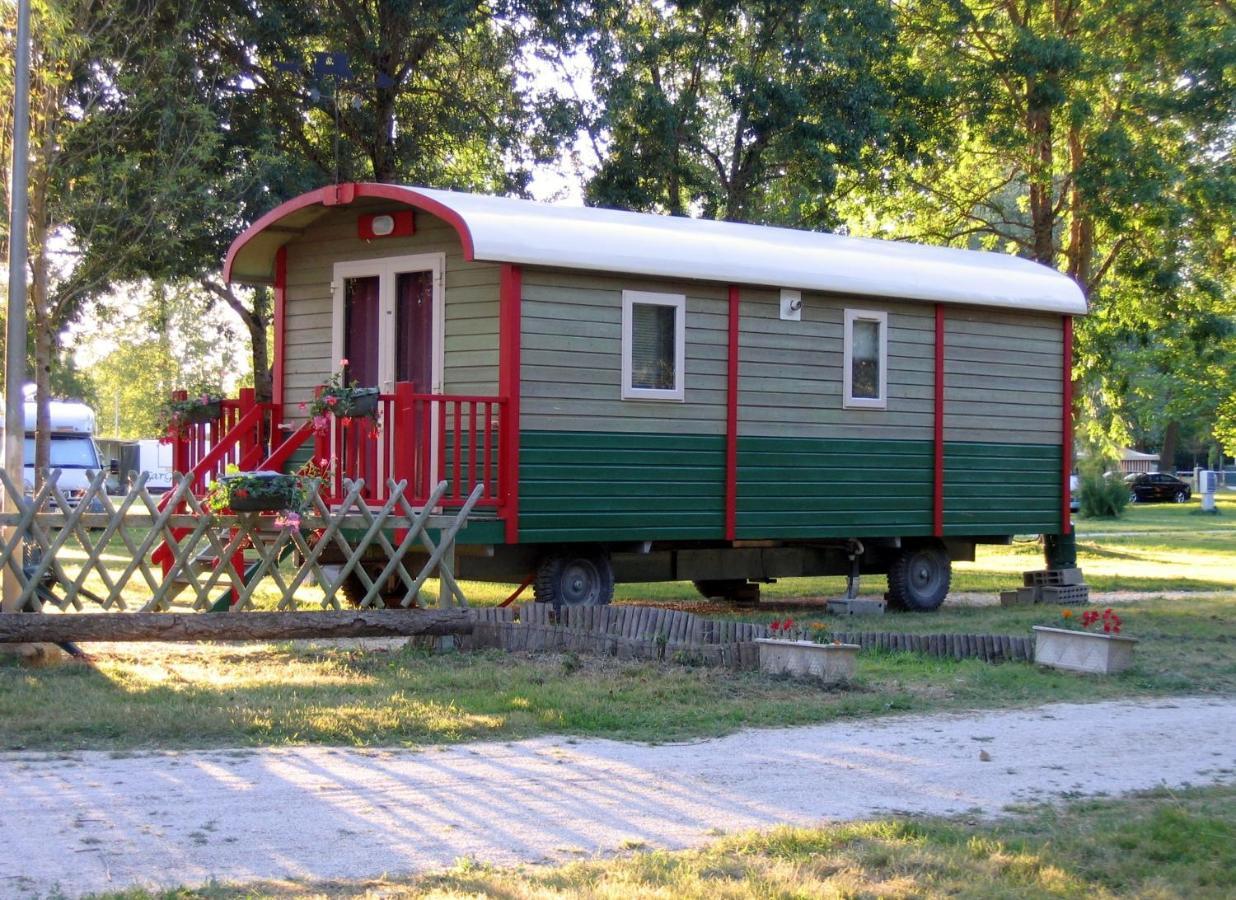 Camping belle rivière Chaniers Esterno foto