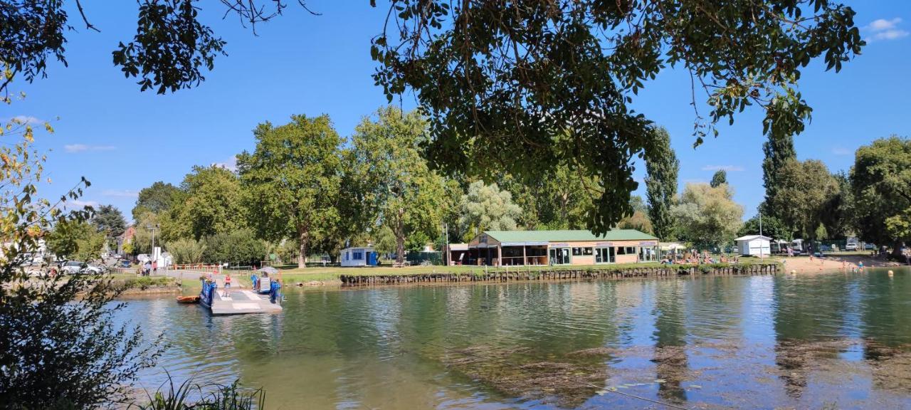 Camping belle rivière Chaniers Esterno foto