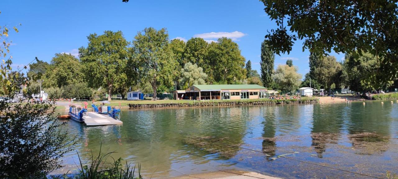Camping belle rivière Chaniers Esterno foto